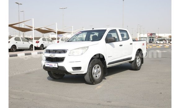 Buy Import Chevrolet Colorado White Car in Import - Dubai in Abaco