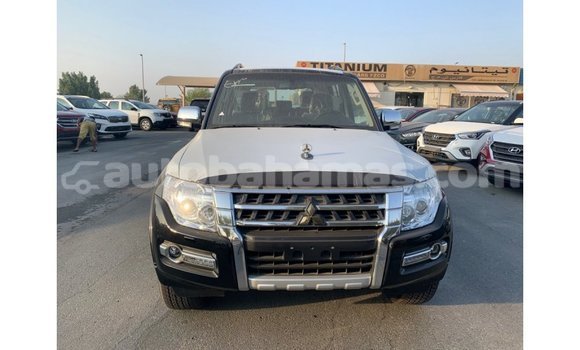 Buy Import Mitsubishi Pajero Black Car in Import - Dubai in Abaco Buy Import Mitsubishi Pajero Black Car in Import - Dubai in Abaco