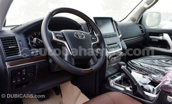 Buy Import Toyota Land Cruiser White Car in Import - Dubai in Abaco Buy Import Toyota Land Cruiser White Car in Import - Dubai in Abaco