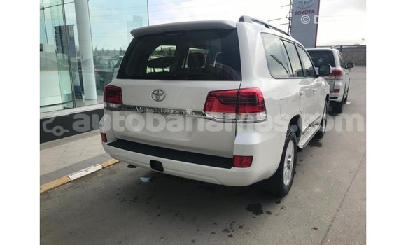 Buy Import Toyota Land Cruiser White Car in Import - Dubai in Abaco Buy Import Toyota Land Cruiser White Car in Import - Dubai in Abaco