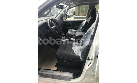 Buy Import Toyota Land Cruiser White Car in Import - Dubai in Abaco Buy Import Toyota Land Cruiser White Car in Import - Dubai in Abaco