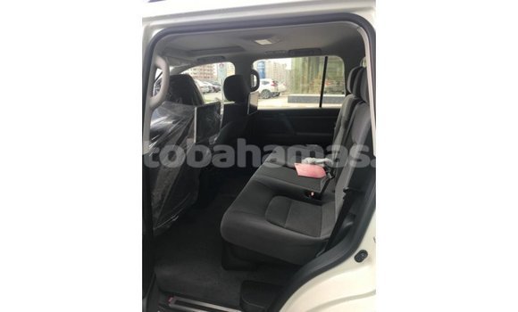Buy Import Toyota Land Cruiser White Car in Import - Dubai in Abaco Buy Import Toyota Land Cruiser White Car in Import - Dubai in Abaco