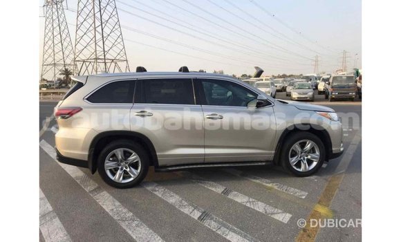 Buy Import Toyota Highlander Beige Car in Import - Dubai in Abaco Buy Import Toyota Highlander Beige Car in Import - Dubai in Abaco