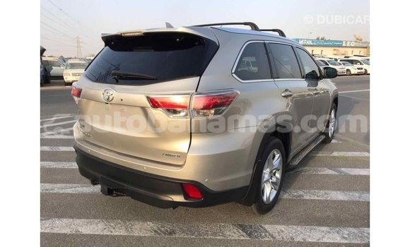 Buy Import Toyota Highlander Beige Car in Import - Dubai in Abaco Buy Import Toyota Highlander Beige Car in Import - Dubai in Abaco