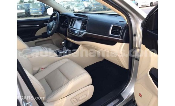 Buy Import Toyota Highlander Beige Car in Import - Dubai in Abaco Buy Import Toyota Highlander Beige Car in Import - Dubai in Abaco
