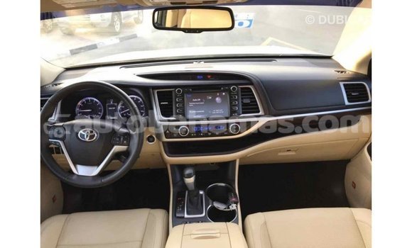 Buy Import Toyota Highlander Beige Car in Import - Dubai in Abaco Buy Import Toyota Highlander Beige Car in Import - Dubai in Abaco