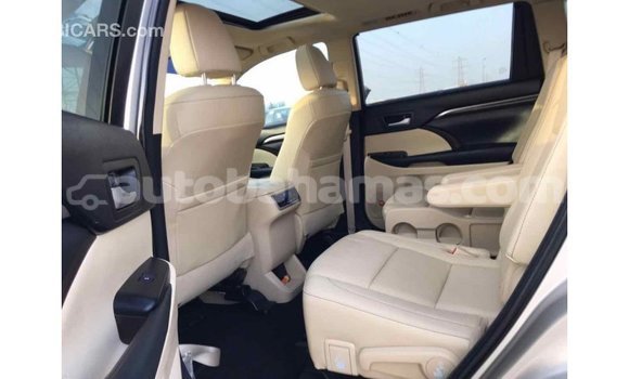 Buy Import Toyota Highlander Beige Car in Import - Dubai in Abaco Buy Import Toyota Highlander Beige Car in Import - Dubai in Abaco