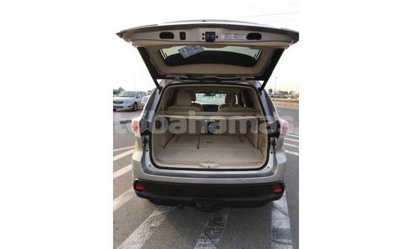 Buy Import Toyota Highlander Beige Car in Import - Dubai in Abaco Buy Import Toyota Highlander Beige Car in Import - Dubai in Abaco