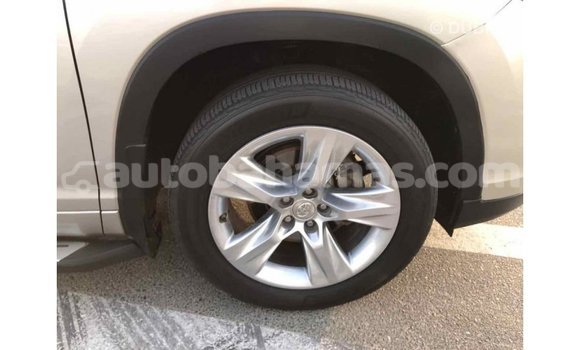 Buy Import Toyota Highlander Beige Car in Import - Dubai in Abaco Buy Import Toyota Highlander Beige Car in Import - Dubai in Abaco