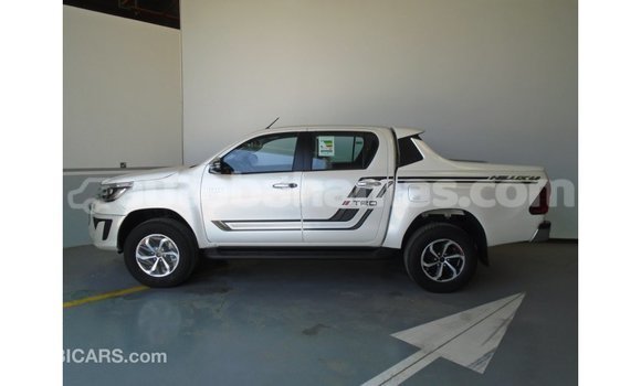 Buy Import Toyota Hilux White Car in Import - Dubai in Abaco Buy Import Toyota Hilux White Car in Import - Dubai in Abaco