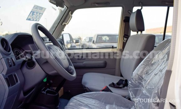Buy Import Toyota Land Cruiser Beige Car in Import - Dubai in Abaco Buy Import Toyota Land Cruiser Beige Car in Import - Dubai in Abaco