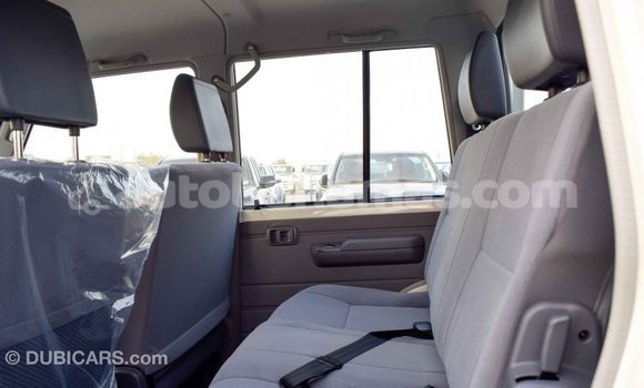 Buy Import Toyota Land Cruiser Beige Car in Import - Dubai in Abaco Buy Import Toyota Land Cruiser Beige Car in Import - Dubai in Abaco