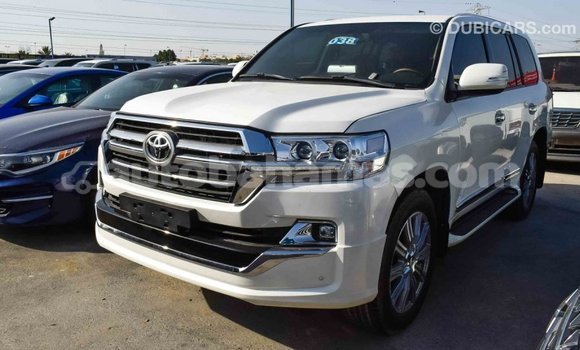 Buy Import Toyota Land Cruiser White Car in Import - Dubai in Abaco Buy Import Toyota Land Cruiser White Car in Import - Dubai in Abaco