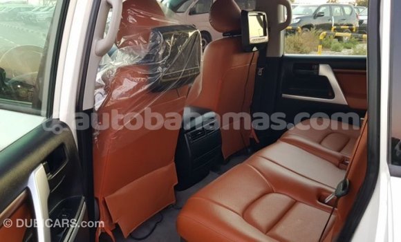 Buy Import Toyota Land Cruiser White Car in Import - Dubai in Abaco Buy Import Toyota Land Cruiser White Car in Import - Dubai in Abaco