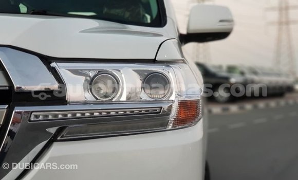 Buy Import Toyota Land Cruiser White Car in Import - Dubai in Abaco Buy Import Toyota Land Cruiser White Car in Import - Dubai in Abaco