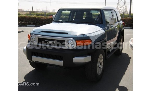 Buy Import Toyota FJ Cruiser Blue Car in Import - Dubai in Abaco