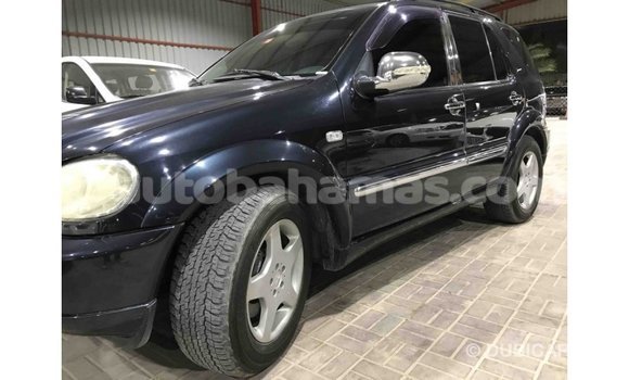 Buy Import Mercedes-Benz 190 (W201) Blue Car in Import - Dubai in Abaco Buy Import Mercedes-Benz 190 (W201) Blue Car in Import - Dubai in Abaco