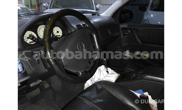 Buy Import Mercedes-Benz 190 (W201) Blue Car in Import - Dubai in Abaco Buy Import Mercedes-Benz 190 (W201) Blue Car in Import - Dubai in Abaco