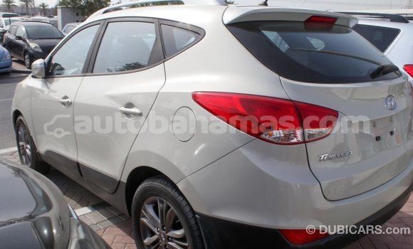 Buy Import Hyundai Tucson Beige Car in Import - Dubai in Abaco Buy Import Hyundai Tucson Beige Car in Import - Dubai in Abaco