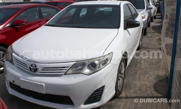 Buy Import Toyota Camry White Car in Import - Dubai in Abaco Buy Import Toyota Camry White Car in Import - Dubai in Abaco
