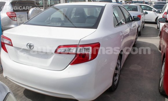 Buy Import Toyota Camry White Car in Import - Dubai in Abaco Buy Import Toyota Camry White Car in Import - Dubai in Abaco