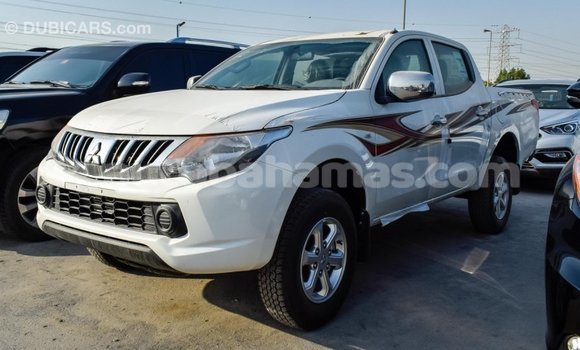 Buy Import Mitsubishi L200 White Car in Import - Dubai in Abaco Buy Import Mitsubishi L200 White Car in Import - Dubai in Abaco