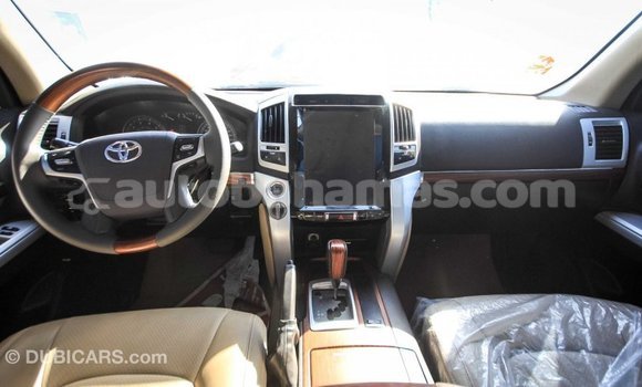 Buy Import Toyota Land Cruiser White Car in Import - Dubai in Abaco Buy Import Toyota Land Cruiser White Car in Import - Dubai in Abaco