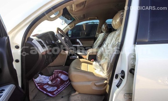 Buy Import Toyota Land Cruiser White Car in Import - Dubai in Abaco Buy Import Toyota Land Cruiser White Car in Import - Dubai in Abaco
