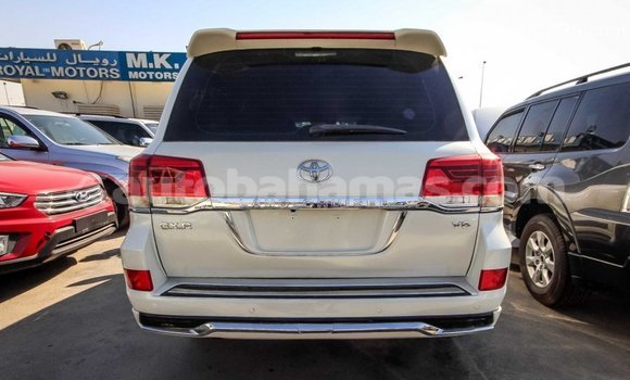 Buy Import Toyota Land Cruiser White Car in Import - Dubai in Abaco Buy Import Toyota Land Cruiser White Car in Import - Dubai in Abaco