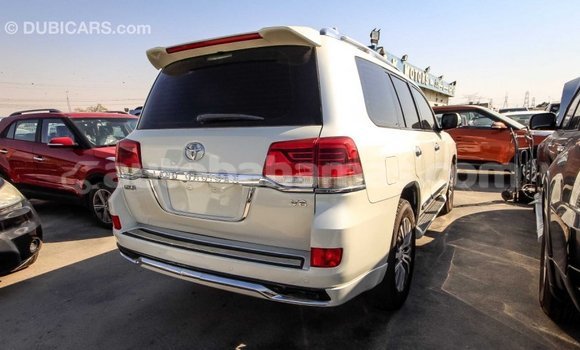 Buy Import Toyota Land Cruiser White Car in Import - Dubai in Abaco Buy Import Toyota Land Cruiser White Car in Import - Dubai in Abaco