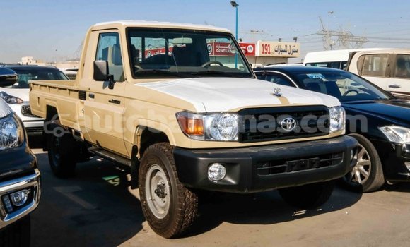 Buy Import Toyota Land Cruiser Beige Car in Import - Dubai in Abaco Buy Import Toyota Land Cruiser Beige Car in Import - Dubai in Abaco