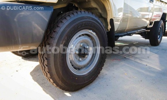 Buy Import Toyota Land Cruiser Beige Car in Import - Dubai in Abaco Buy Import Toyota Land Cruiser Beige Car in Import - Dubai in Abaco