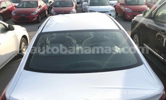 Buy Import Hyundai Elantra White Car in Import - Dubai in Abaco Buy Import Hyundai Elantra White Car in Import - Dubai in Abaco
