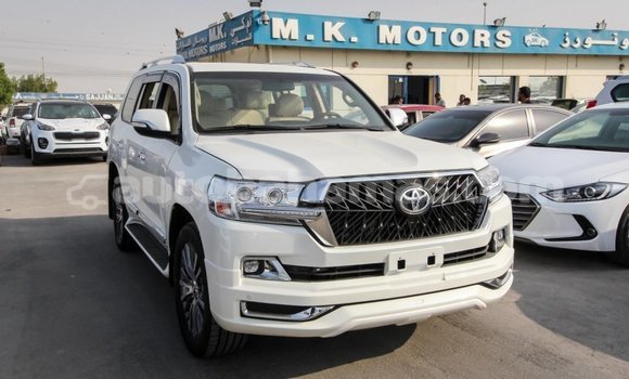 Buy Import Toyota Land Cruiser White Car in Import - Dubai in Abaco Buy Import Toyota Land Cruiser White Car in Import - Dubai in Abaco