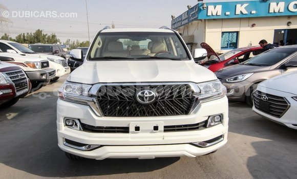 Buy Import Toyota Land Cruiser White Car in Import - Dubai in Abaco Buy Import Toyota Land Cruiser White Car in Import - Dubai in Abaco