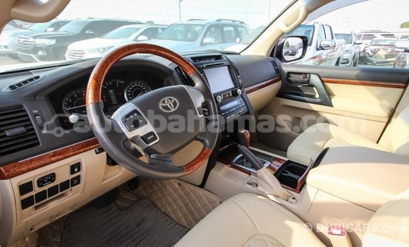 Buy Import Toyota Land Cruiser White Car in Import - Dubai in Abaco Buy Import Toyota Land Cruiser White Car in Import - Dubai in Abaco