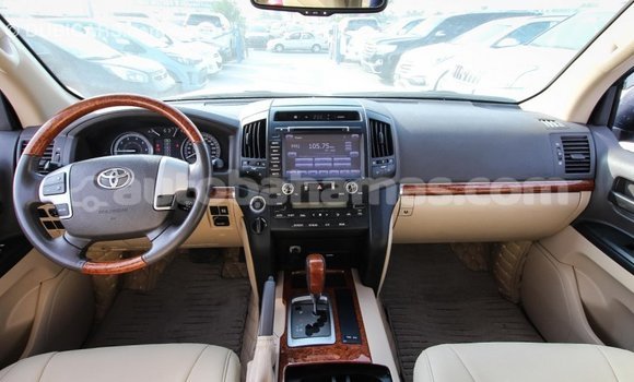 Buy Import Toyota Land Cruiser White Car in Import - Dubai in Abaco Buy Import Toyota Land Cruiser White Car in Import - Dubai in Abaco