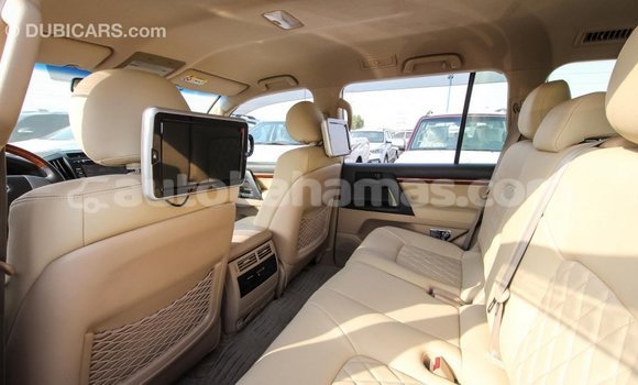 Buy Import Toyota Land Cruiser White Car in Import - Dubai in Abaco Buy Import Toyota Land Cruiser White Car in Import - Dubai in Abaco