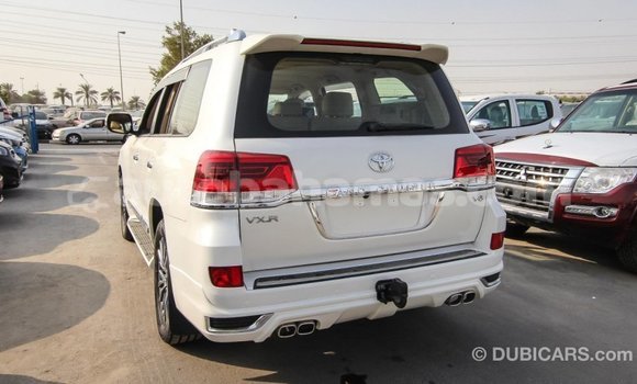Buy Import Toyota Land Cruiser White Car in Import - Dubai in Abaco Buy Import Toyota Land Cruiser White Car in Import - Dubai in Abaco
