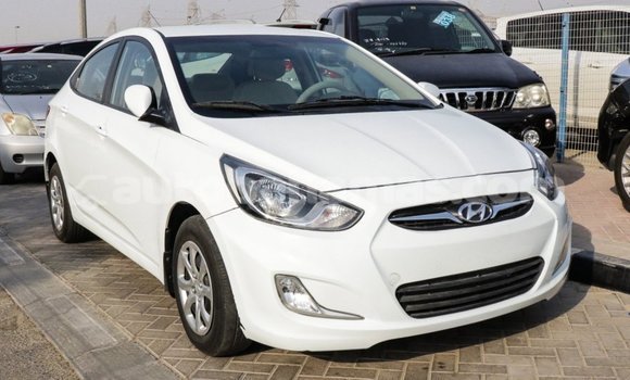 Buy Import Hyundai Accent White Car in Import - Dubai in Abaco Buy Import Hyundai Accent White Car in Import - Dubai in Abaco