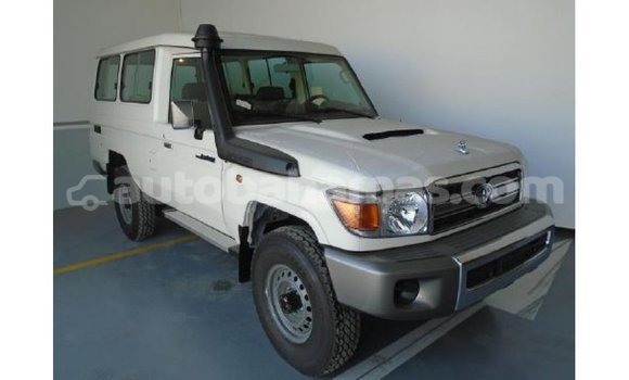 Buy Import Abarth 595 White Car in Import - Dubai in Abaco