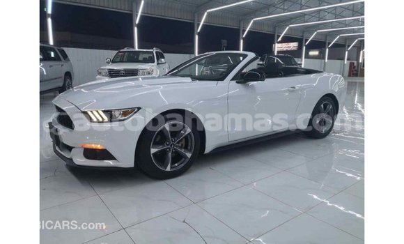 Buy Import Ford Mustang White Car in Import - Dubai in Abaco Buy Import Ford Mustang White Car in Import - Dubai in Abaco