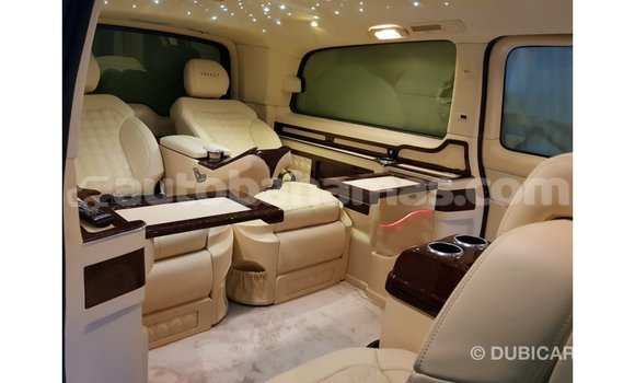 Buy Import Mercedes-Benz 250 Black Car in Import - Dubai in Abaco Buy Import Mercedes-Benz 250 Black Car in Import - Dubai in Abaco