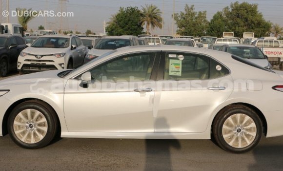Buy Import Toyota Camry White Car in Import - Dubai in Abaco Buy Import Toyota Camry White Car in Import - Dubai in Abaco