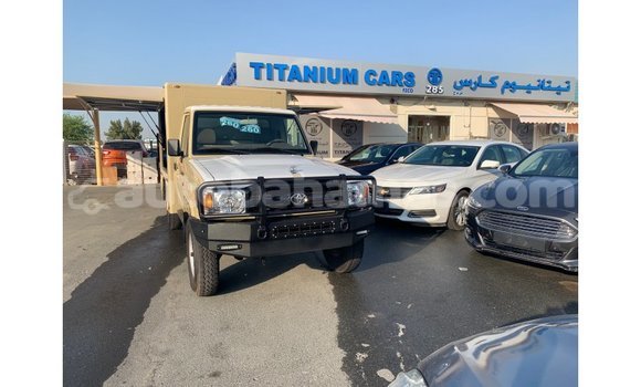 Buy Import Toyota Land Cruiser Beige Car in Import - Dubai in Abaco Buy Import Toyota Land Cruiser Beige Car in Import - Dubai in Abaco