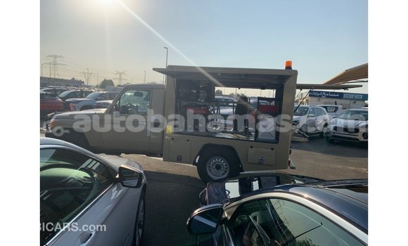Buy Import Toyota Land Cruiser Beige Car in Import - Dubai in Abaco Buy Import Toyota Land Cruiser Beige Car in Import - Dubai in Abaco