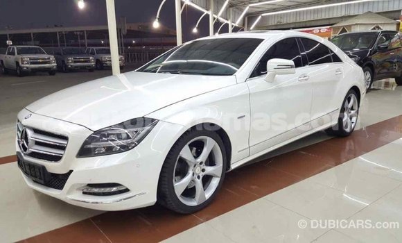Buy Import Mercedes-Benz 190 (W201) White Car in Import - Dubai in Abaco Buy Import Mercedes-Benz 190 (W201) White Car in Import - Dubai in Abaco