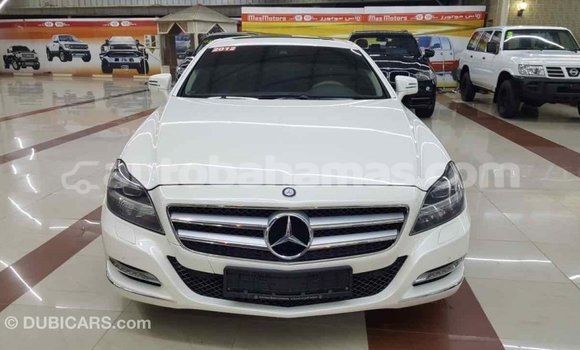 Buy Import Mercedes-Benz 190 (W201) White Car in Import - Dubai in Abaco