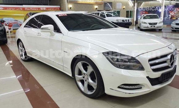 Buy Import Mercedes-Benz 190 (W201) White Car in Import - Dubai in Abaco Buy Import Mercedes-Benz 190 (W201) White Car in Import - Dubai in Abaco