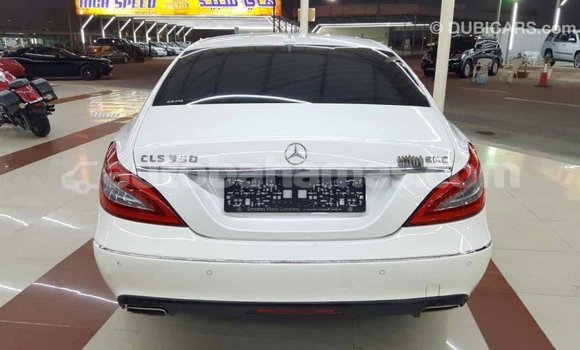 Buy Import Mercedes-Benz 190 (W201) White Car in Import - Dubai in Abaco Buy Import Mercedes-Benz 190 (W201) White Car in Import - Dubai in Abaco